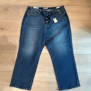 Levi’s New Ribcage Ankle Jeans